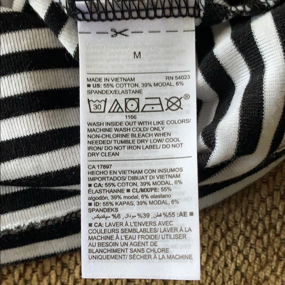 Old Navy top - Picture 4 of 5